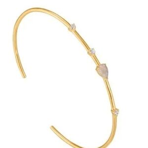 Chic Gold Bracelet with Crystal Accents